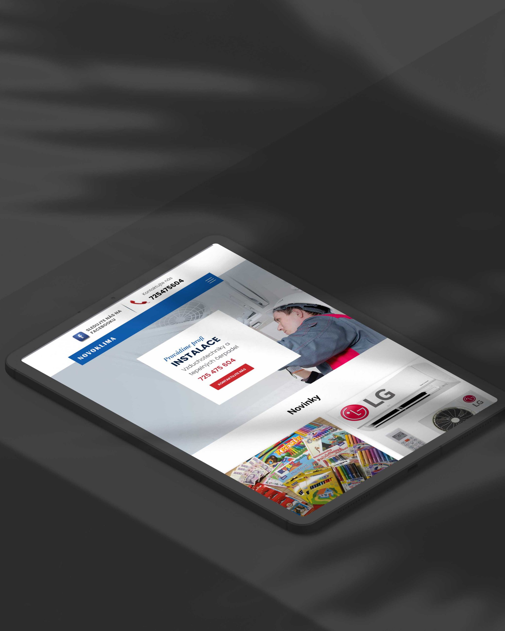 Pohled na tablet s webovou prezentací Vectorbau s.r.o.