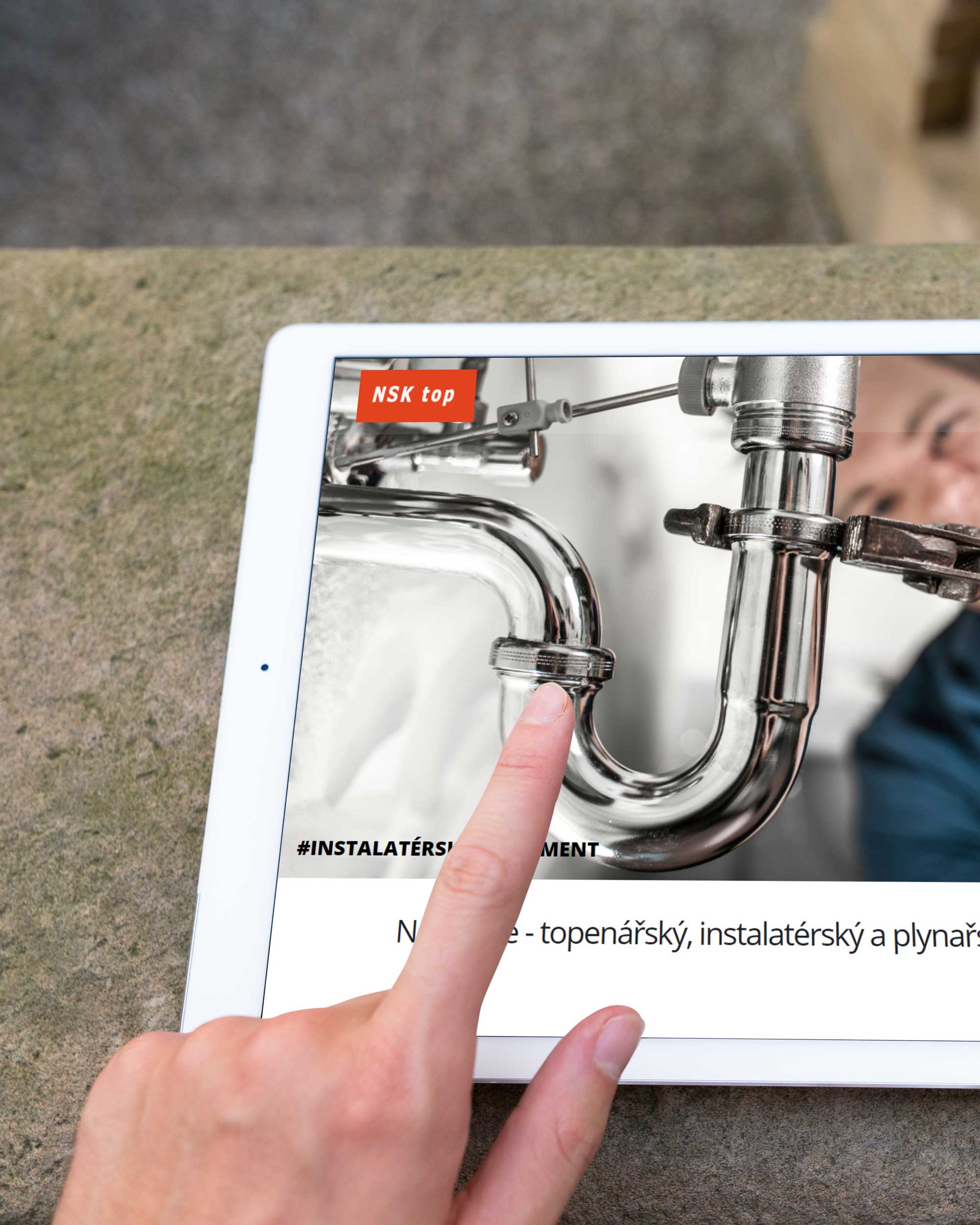 Microsoft Surface s webovou prezentací NSK top Teplice