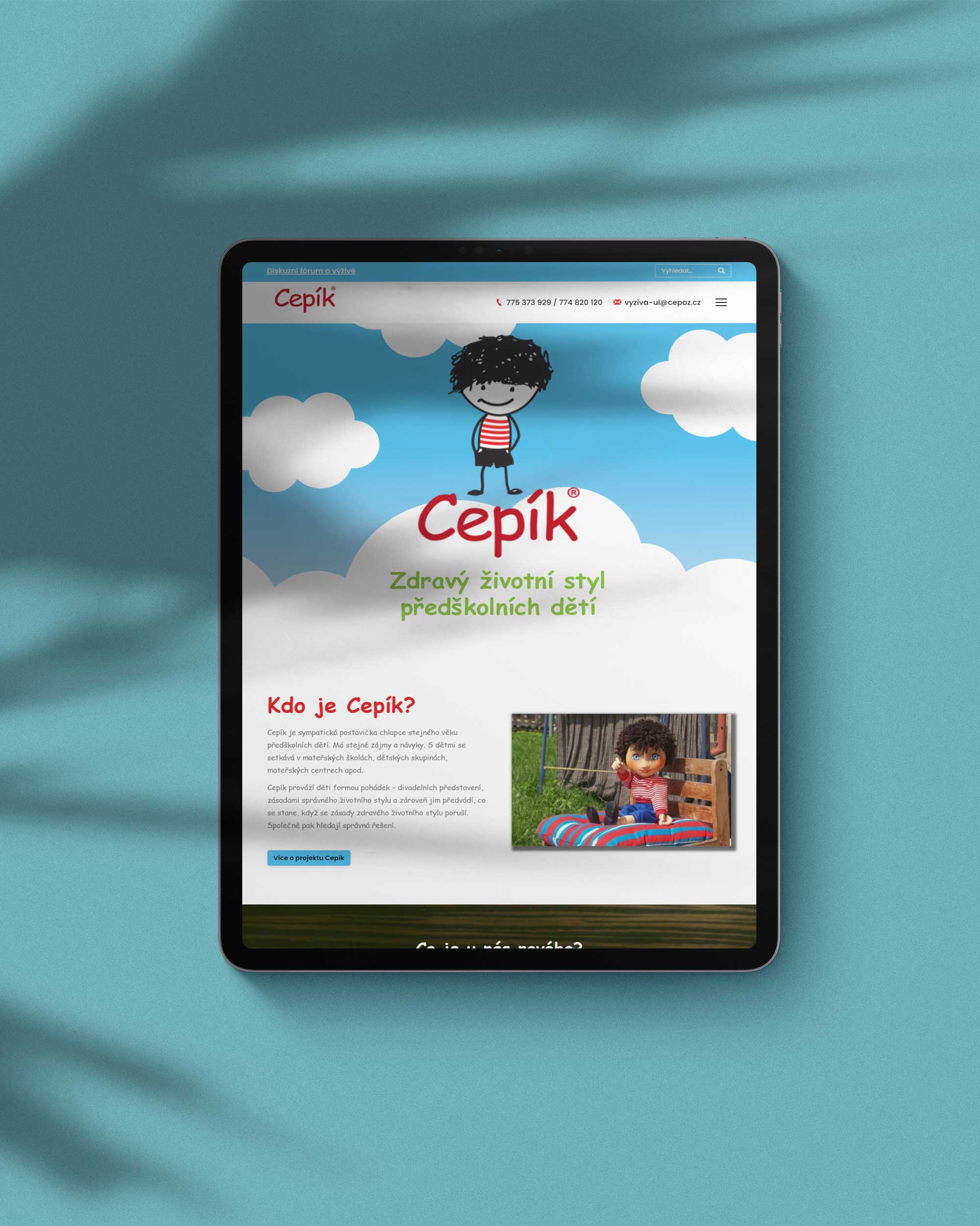 Pohled na tablet s webem Cepík